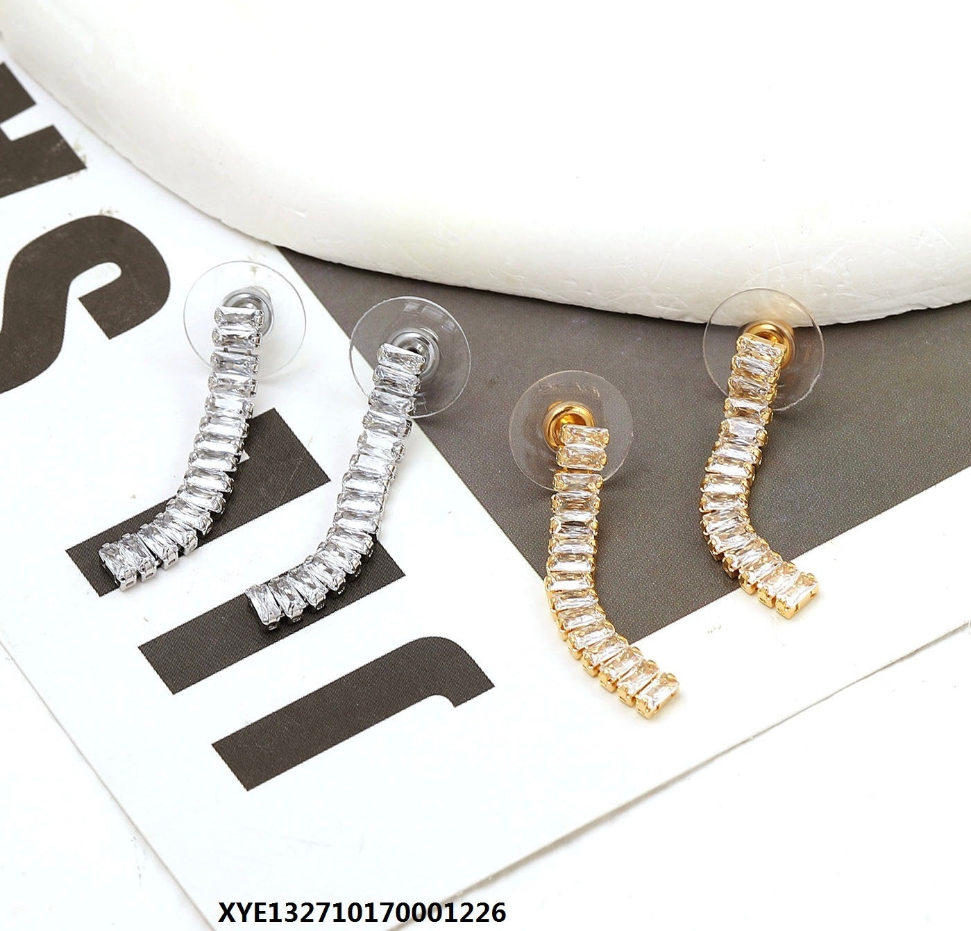 Orecchini strass corti
